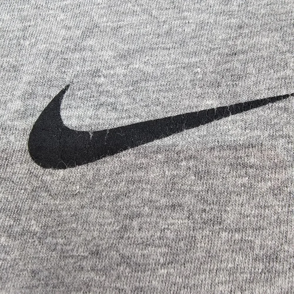 Nike Victory Graphic Tee Mens Medium Gray Athletic Swoosh Logo Shirt